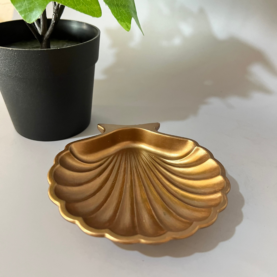 shell trinket tray